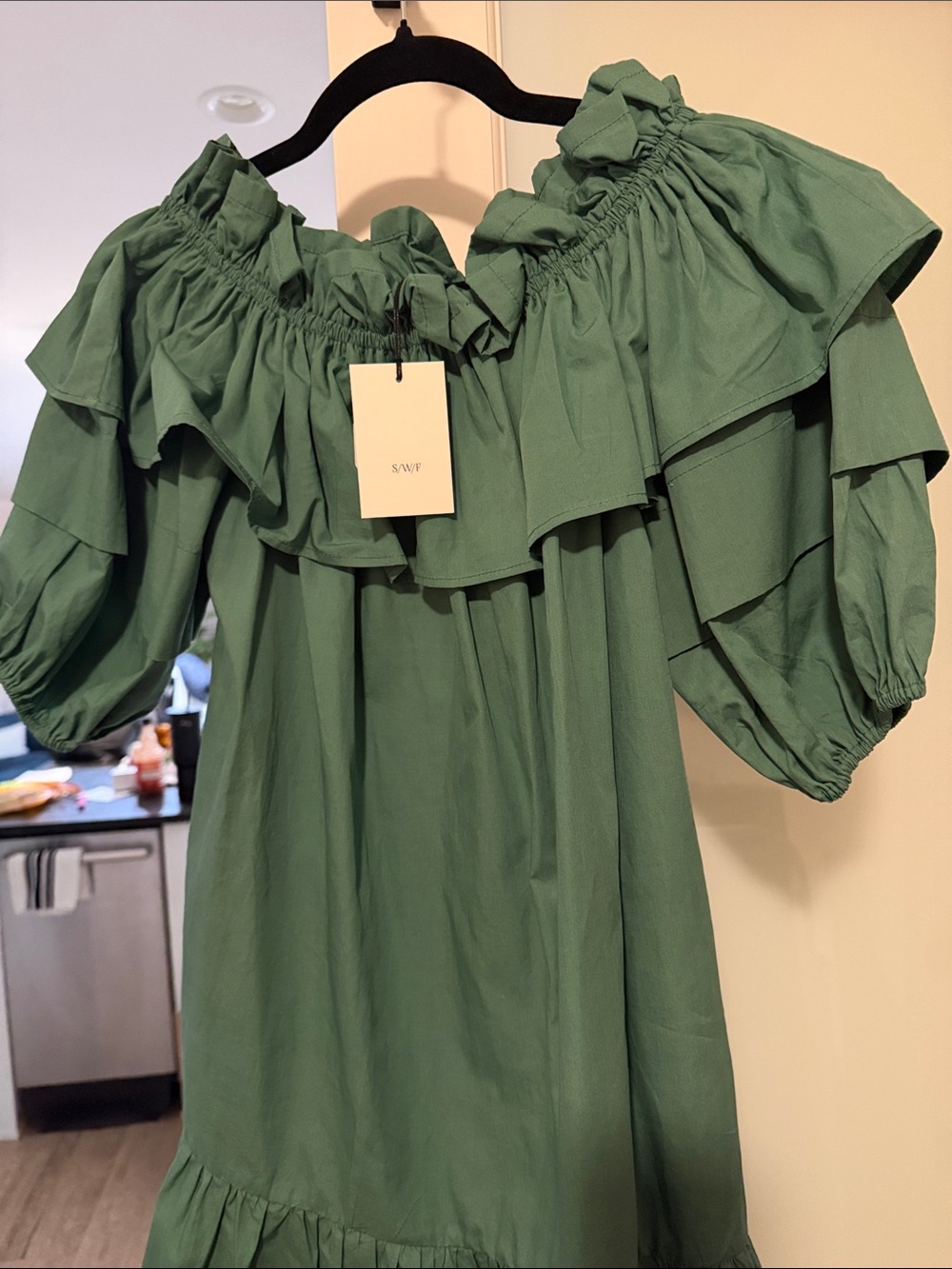 Voluminous Emerald Off-Shoulder Ruffle Mini Dress - Picture 3 of 4
